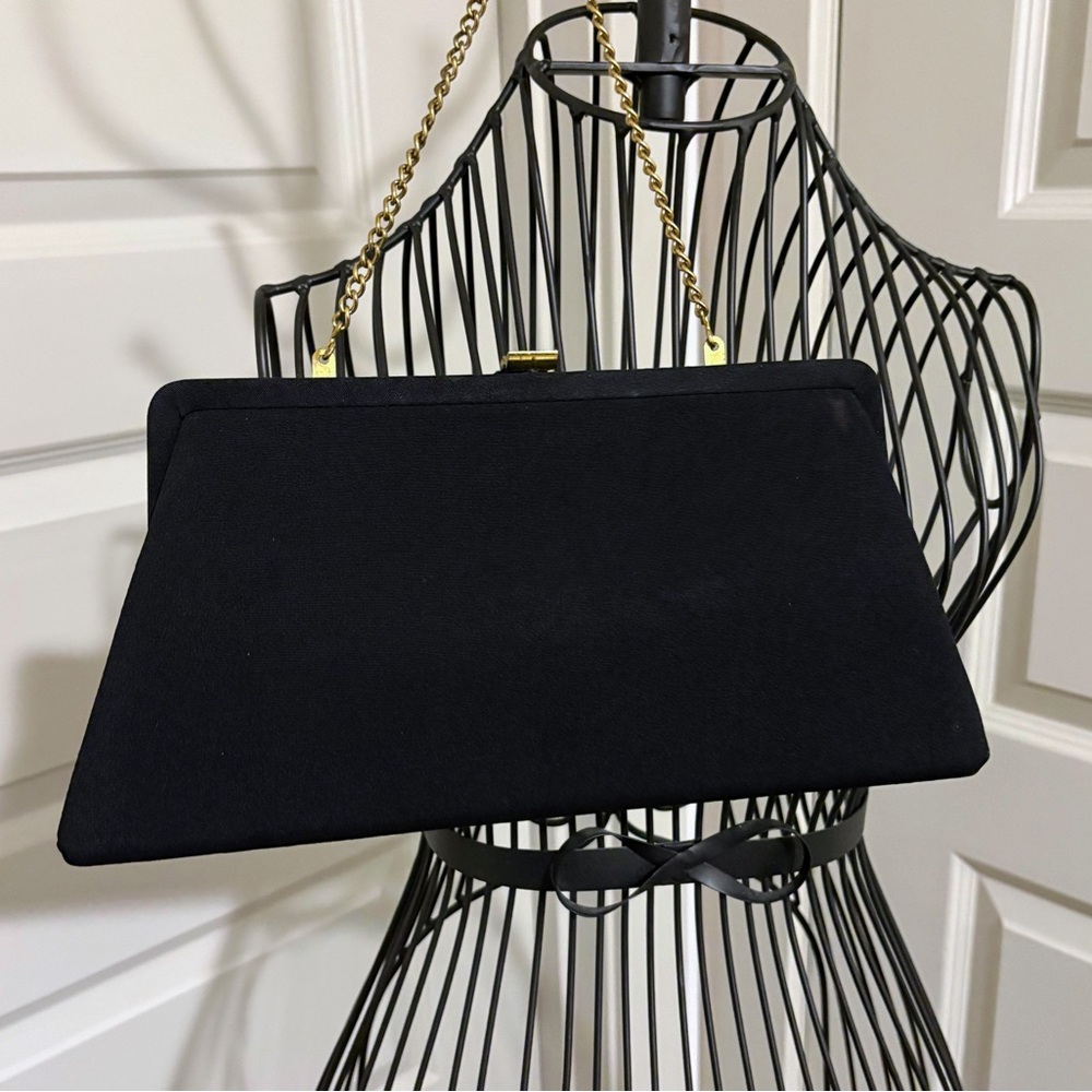 Vintage Elegant 1950’s Black Clutch with Gold Clip and Chain